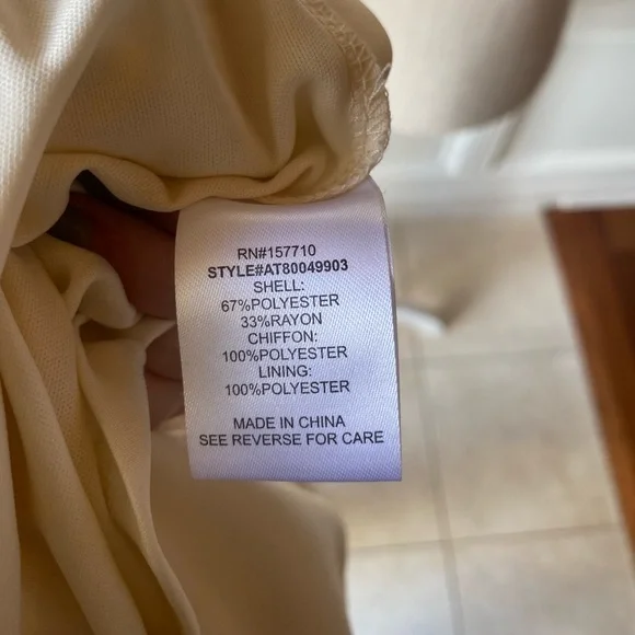 ❌SOLD❌ ALCHEMY THREAD SMALL IVORY CREAM PATCHWORK ASYMMETRICAL SHARK BITE HEM - Picture 7 of 7